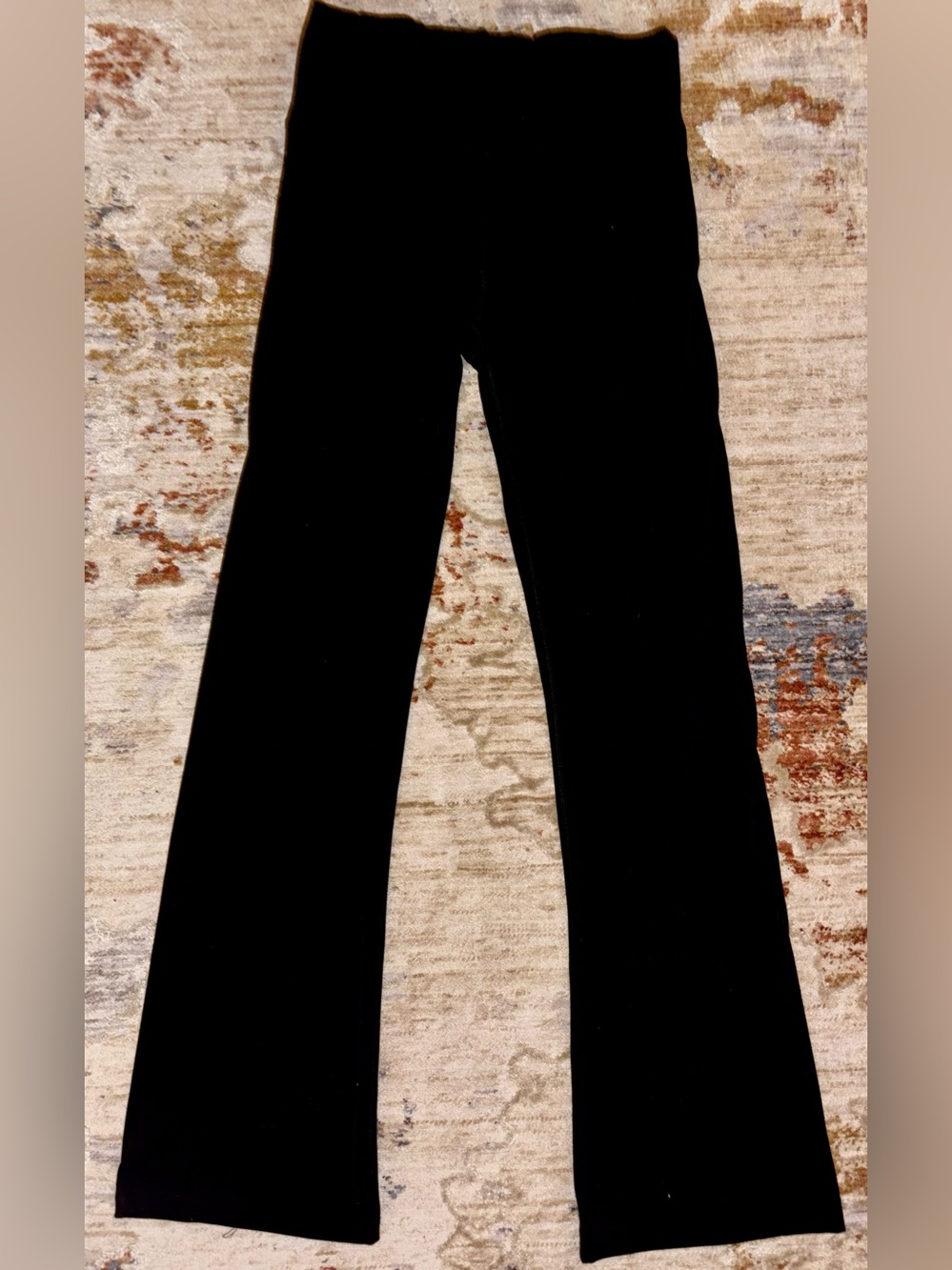 Vuori All The Feels Slim Flare Athletic Leggings